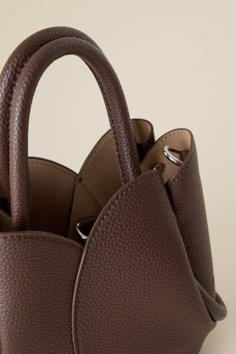 bolso tote mini bandolera con asa superior de tulipán de melie bianco