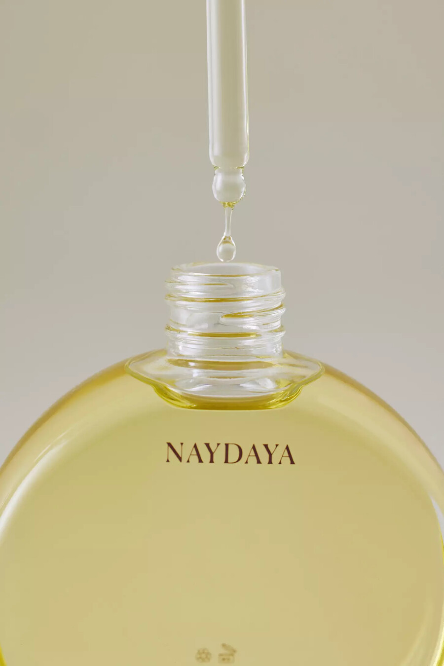 aceite reafirmante y tonificante body blitz de naydaya