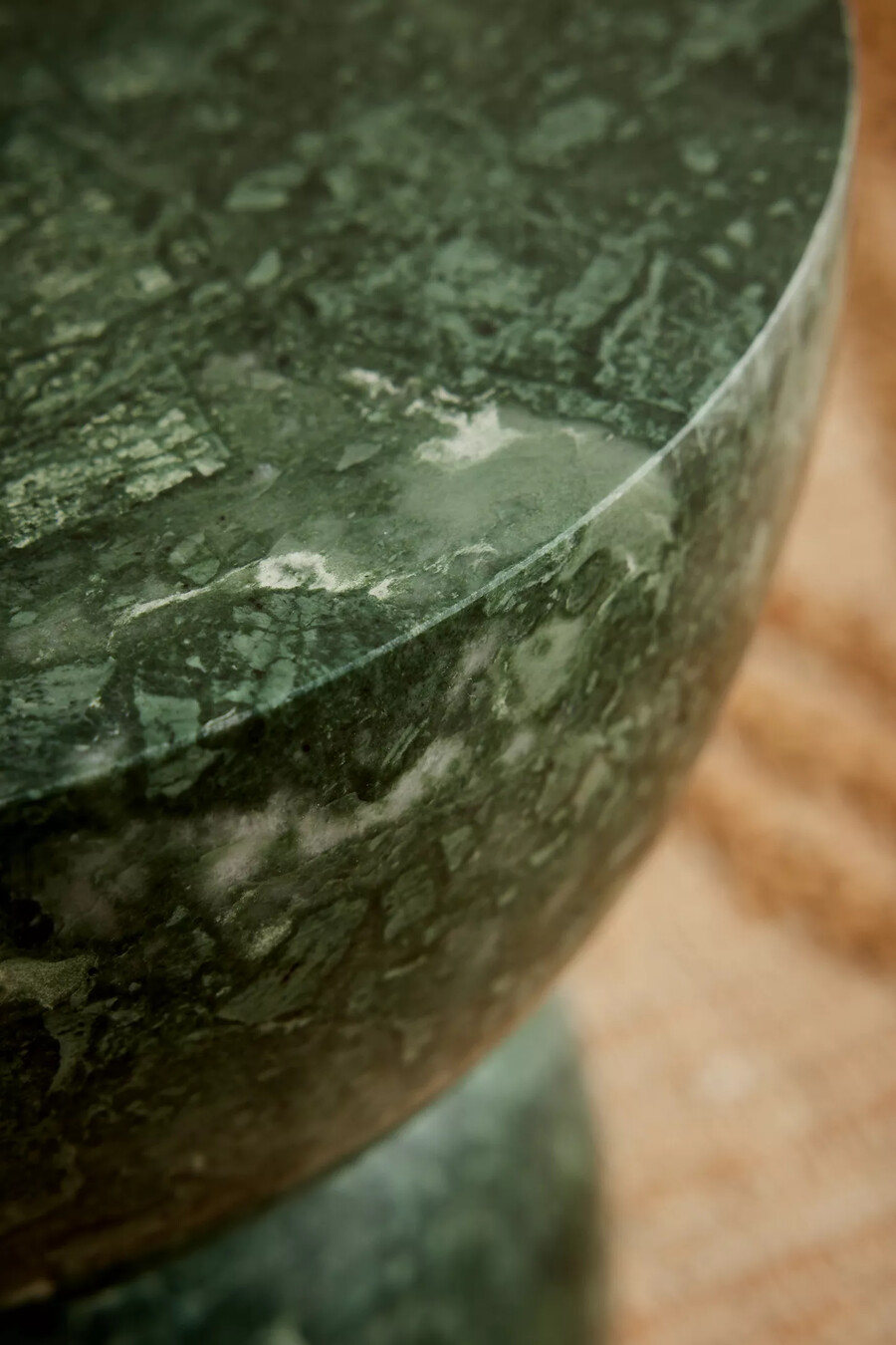 mesa auxiliar de mármol