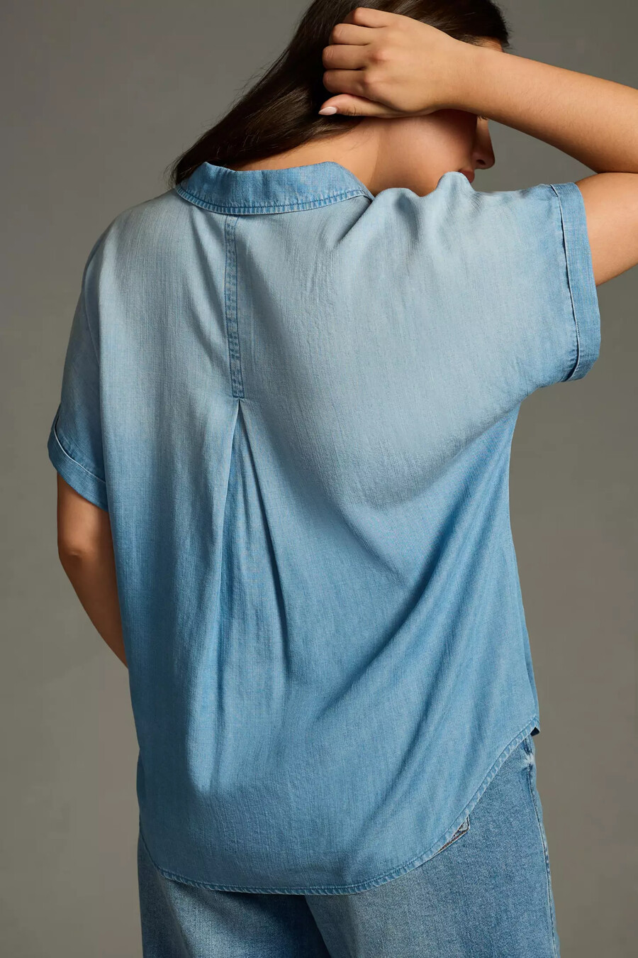 camisa abotonada fresca de tela y piedra