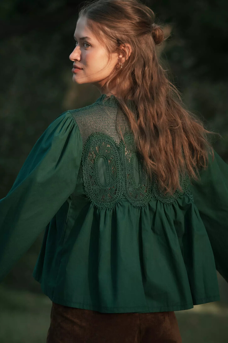 blusa de popelina de encaje de manga larga iris de en elly