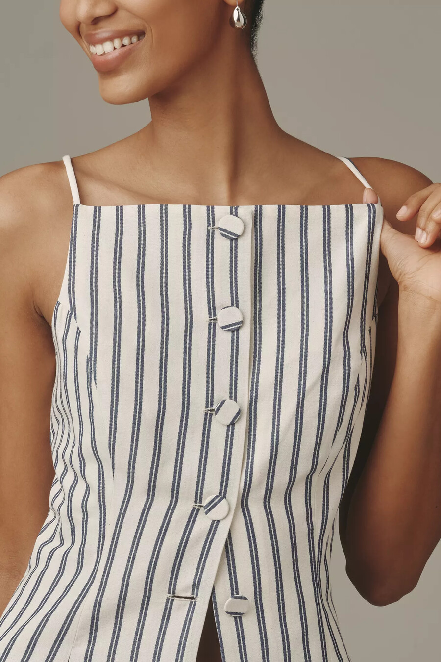 camiseta sin mangas con botones maeve