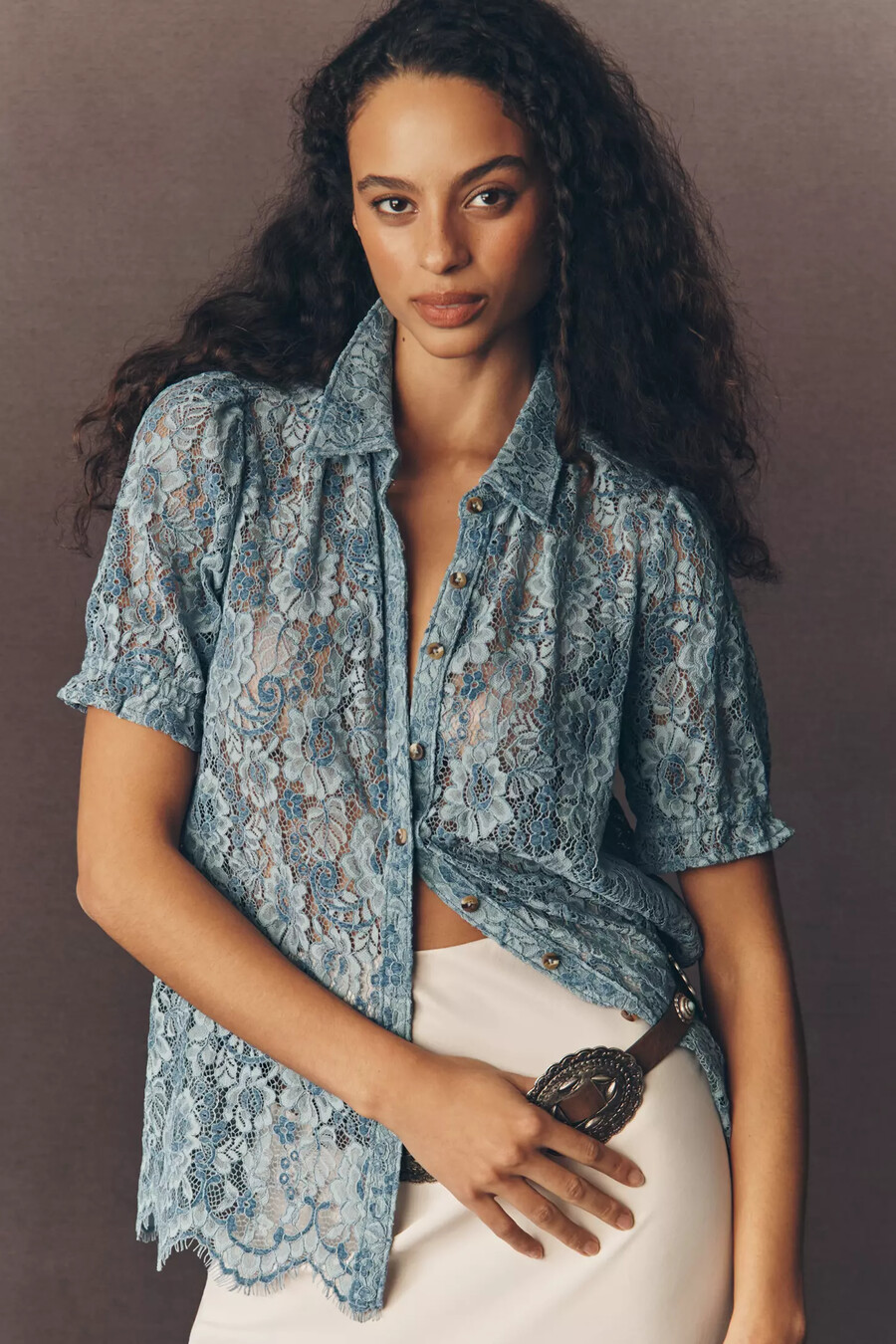 blusa de encaje con mangas abullonadas aly de pilcro