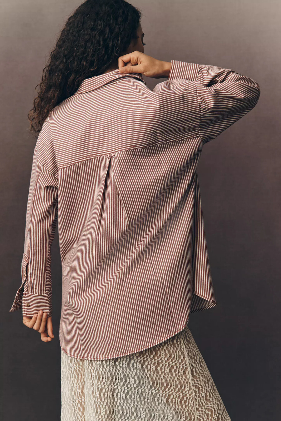 camisa de manga larga con botones y bolsillo en forma de corazón de pilcro