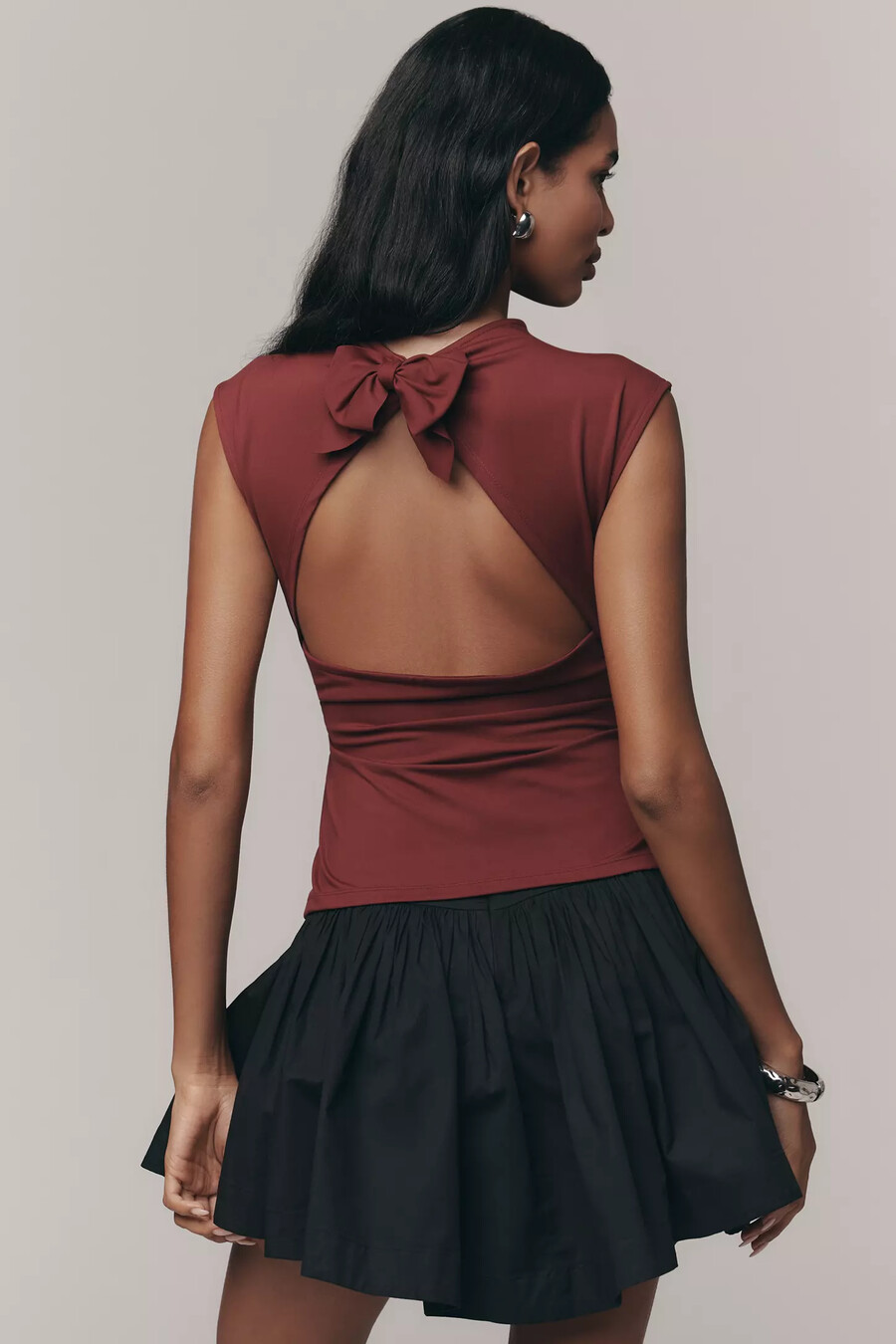 top musculoso con espalda lazada de maeve