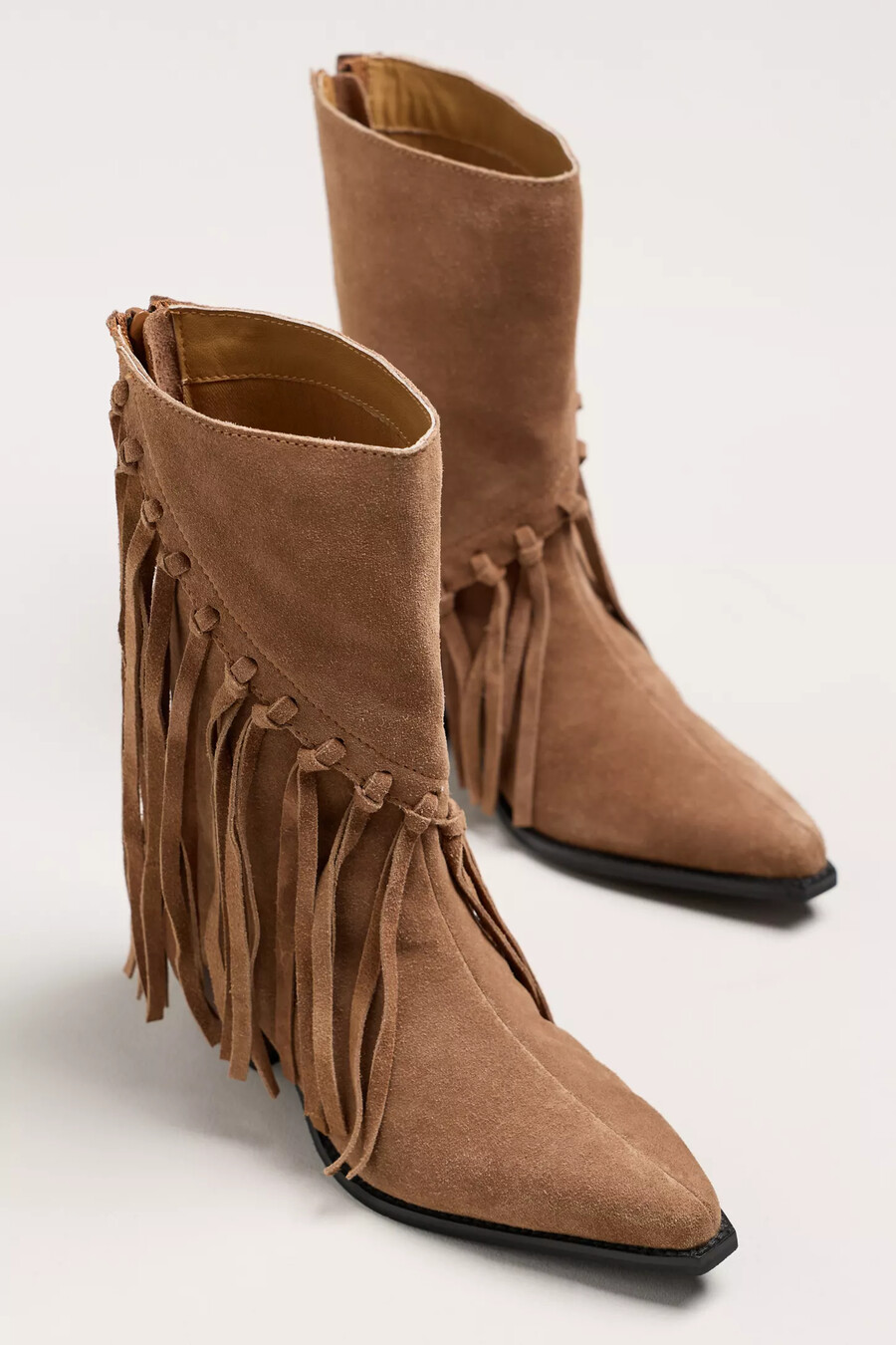 botas de ante con flecos matisse buck