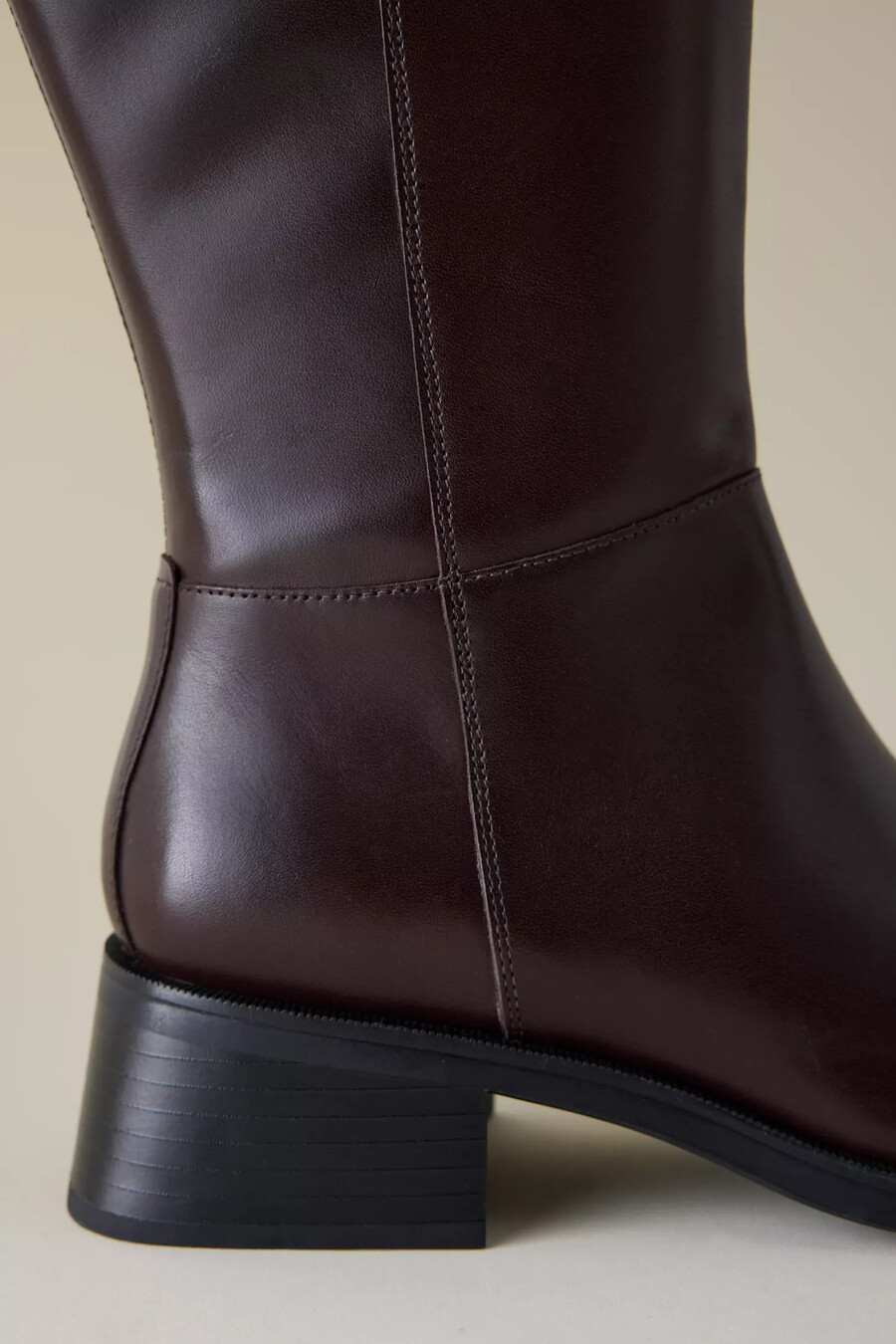 botas altas vagabond blanca