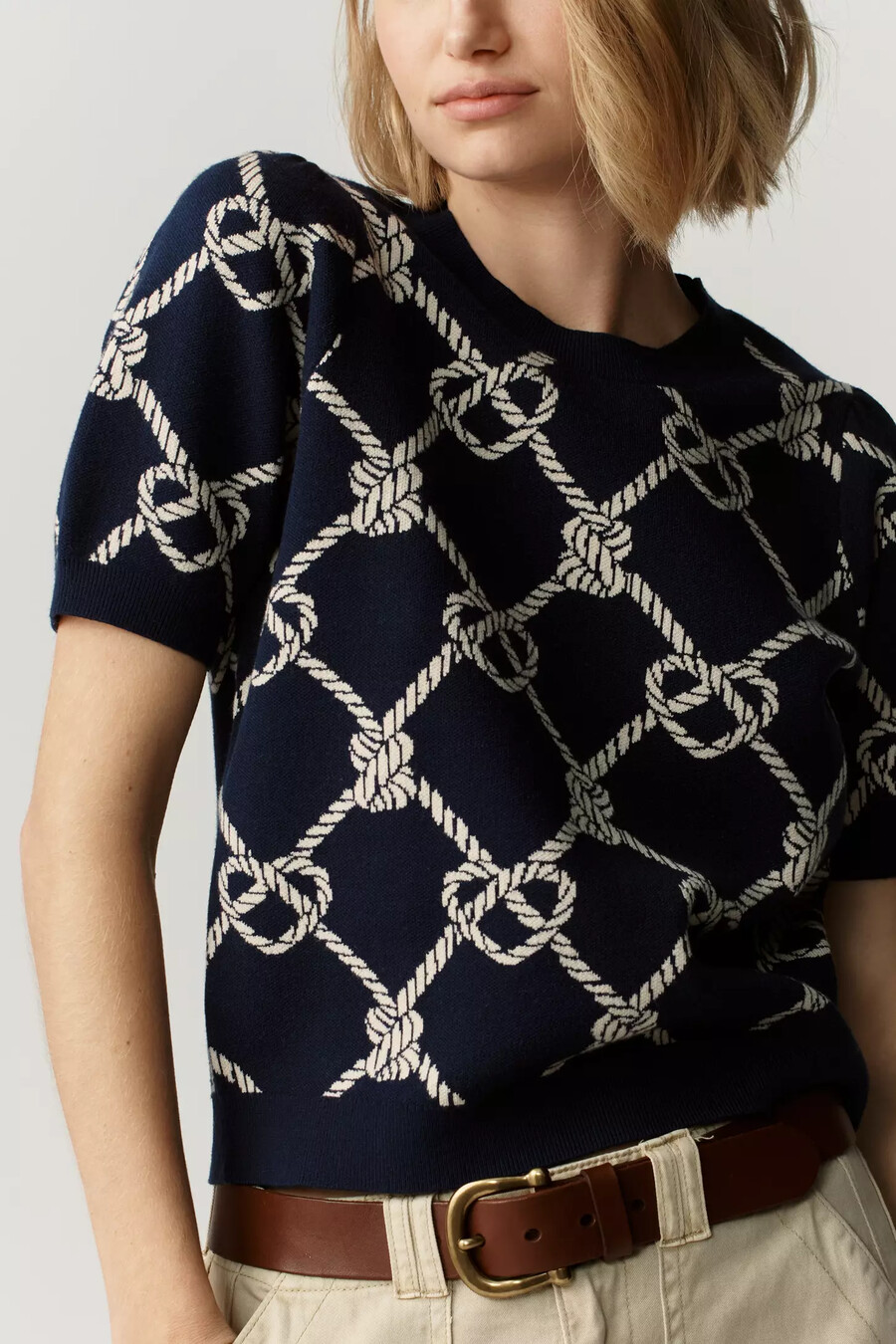 top de punto con mangas abullonadas y estampado de fresas sloane