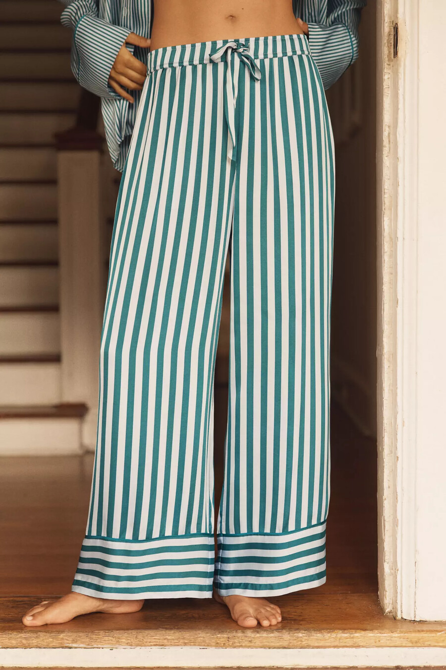 pantalones de pijama sedosos de anthropologie