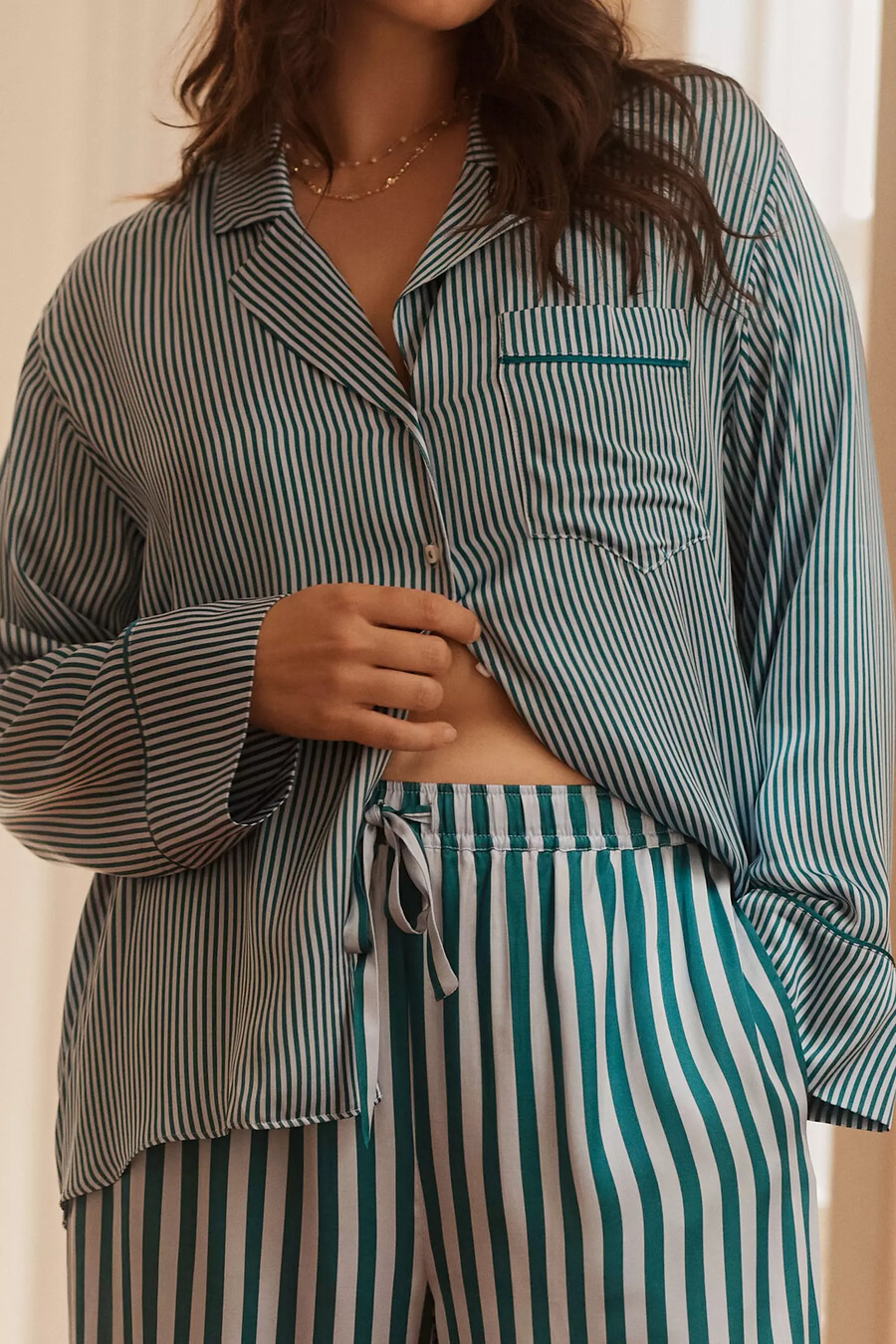 pantalones de pijama sedosos de anthropologie