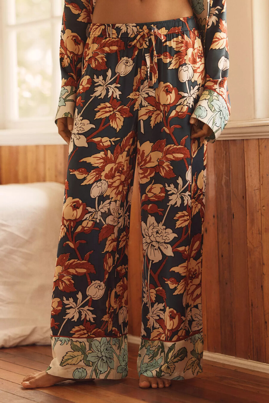 pantalones de pijama sedosos de anthropologie