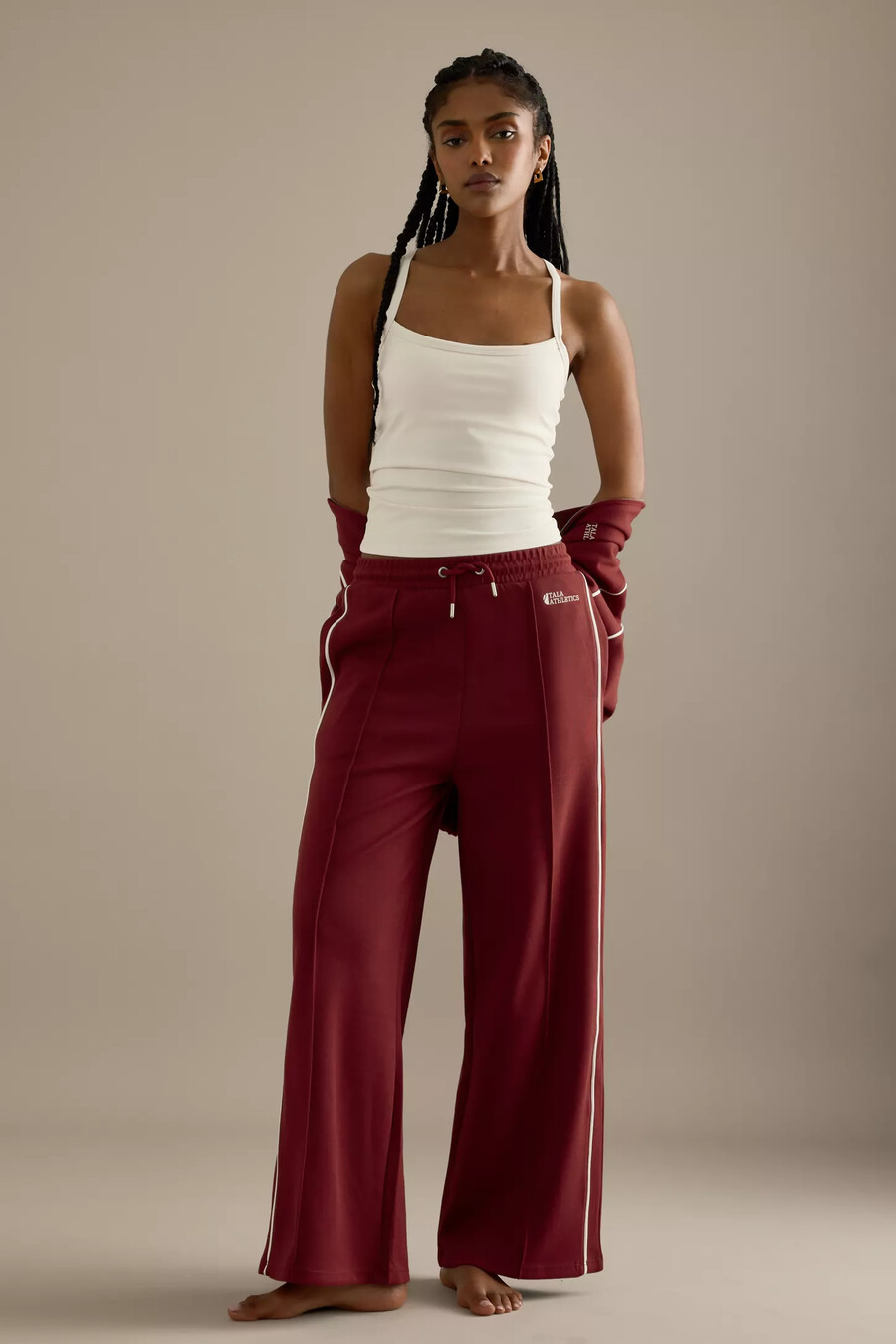 pantalones deportivos con ribete en contraste tala