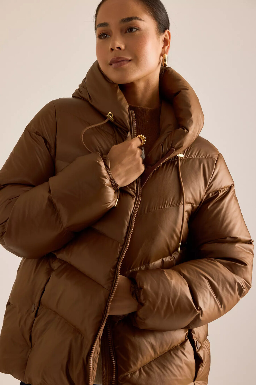 chaqueta ligera de plumón varley madelina