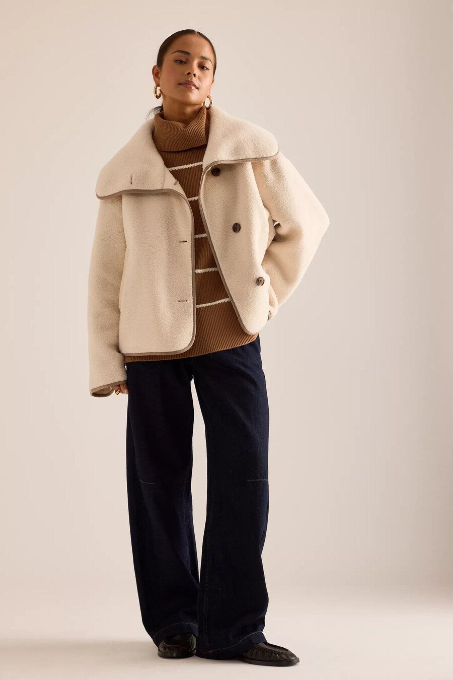 chaqueta sherpa boxy romane de varley