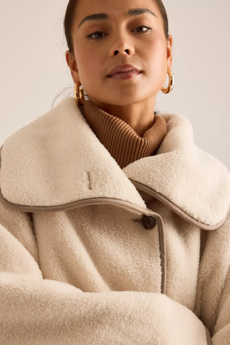 chaqueta sherpa boxy romane de varley