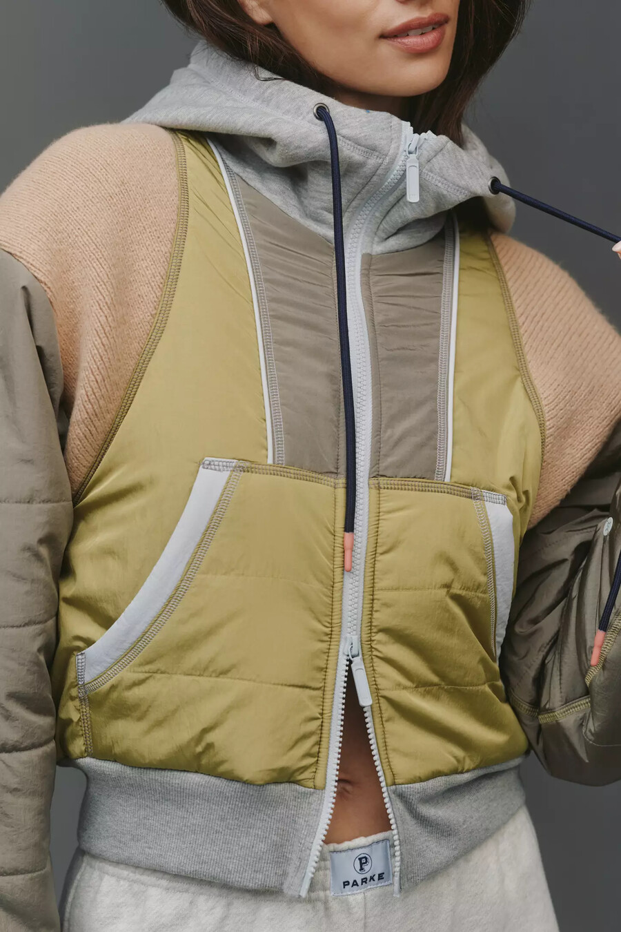 chaqueta con capucha freespool para práctica diaria