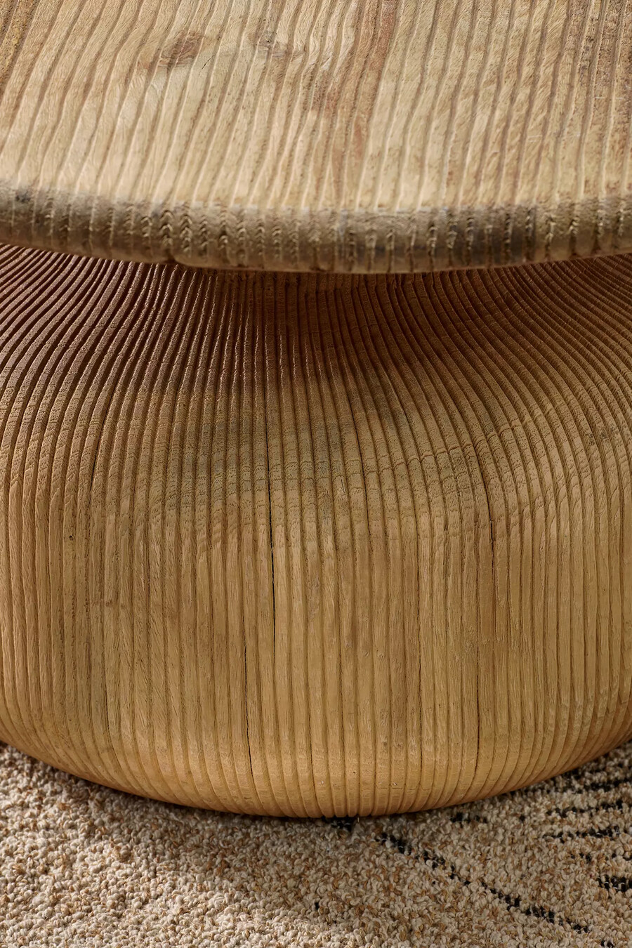 mesa de centro de madera ranurada vivan de nkuku