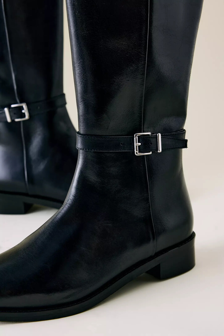 botas de montar con hebilla maeve