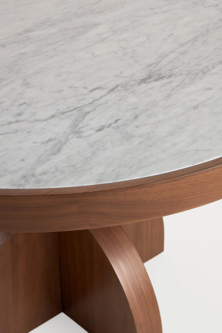 mesa de comedor redonda de madera con tapa de mármol vivienne de 48 pulgadas