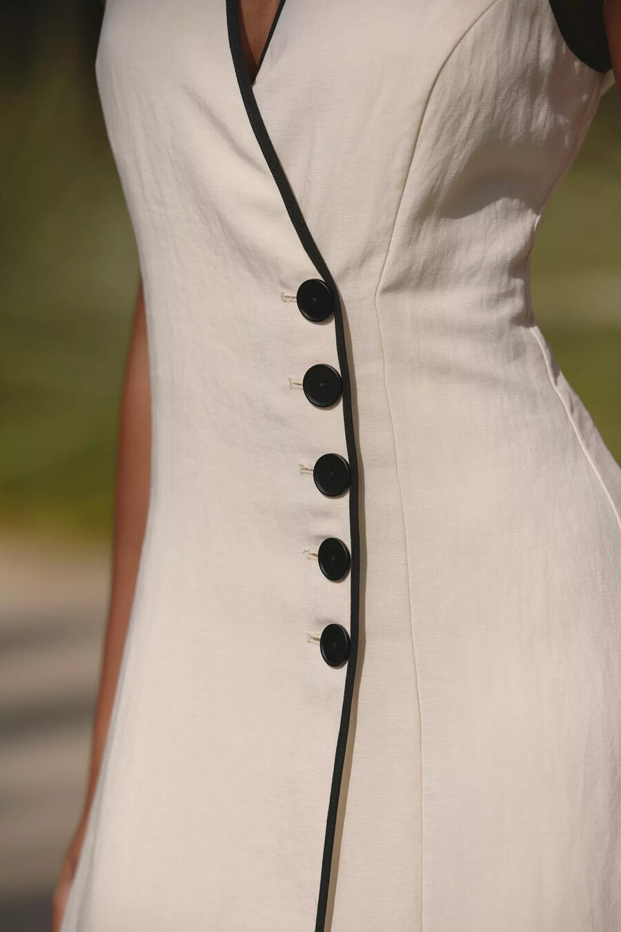 vestido midi cruzado sin mangas mare mare