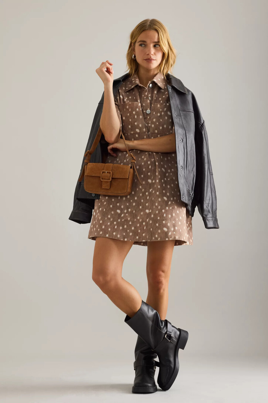 vestido mini de mezclilla con estampado de ciervos de anthropologie