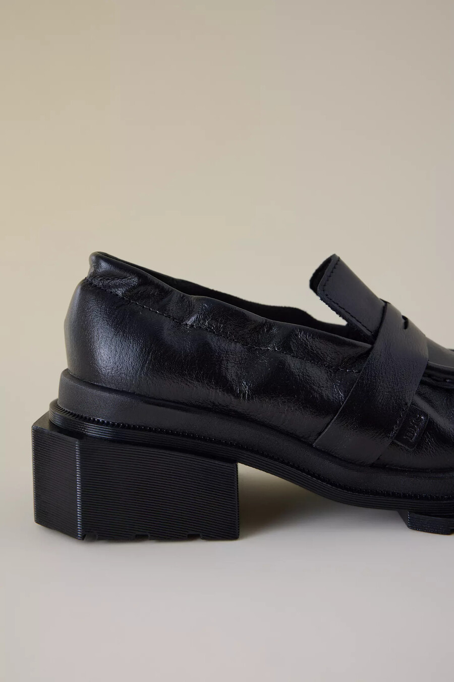 mocasines de cuero fruncidos maybole de dr. martens