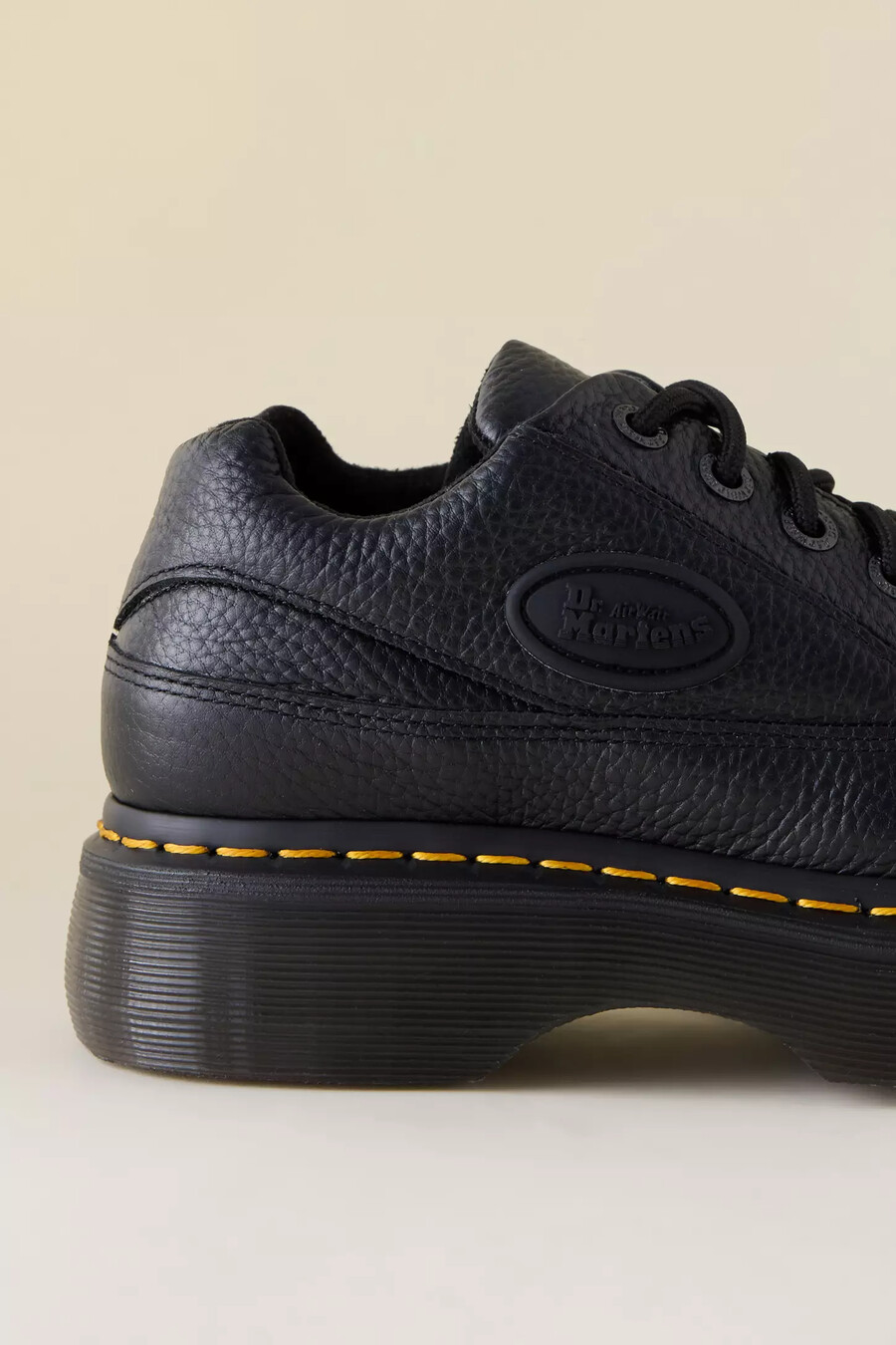 zapatos dr. martens buzz de 5 ojales