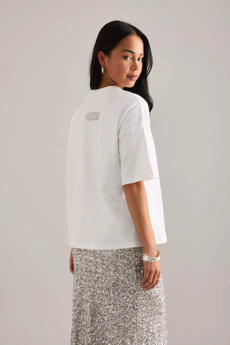 camiseta gráfica de martini never fully dressed