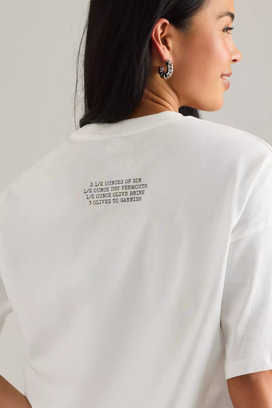 camiseta gráfica de martini never fully dressed