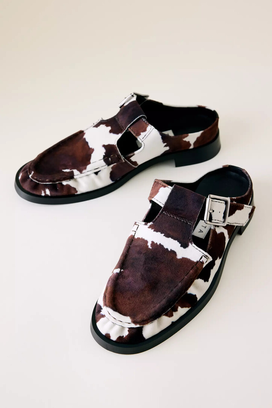 mules con hebilla de vaca miista gianna