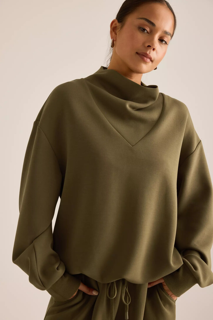 sudadera con cuello vuelto varley betsy