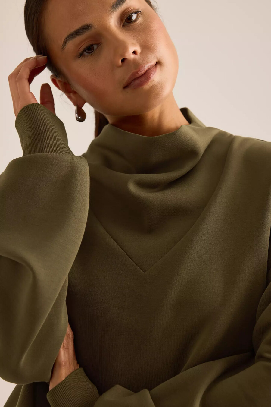 sudadera con cuello vuelto varley betsy