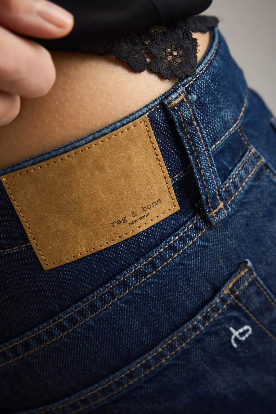 vaqueros de tiro medio y pierna ancha logan de rag bone