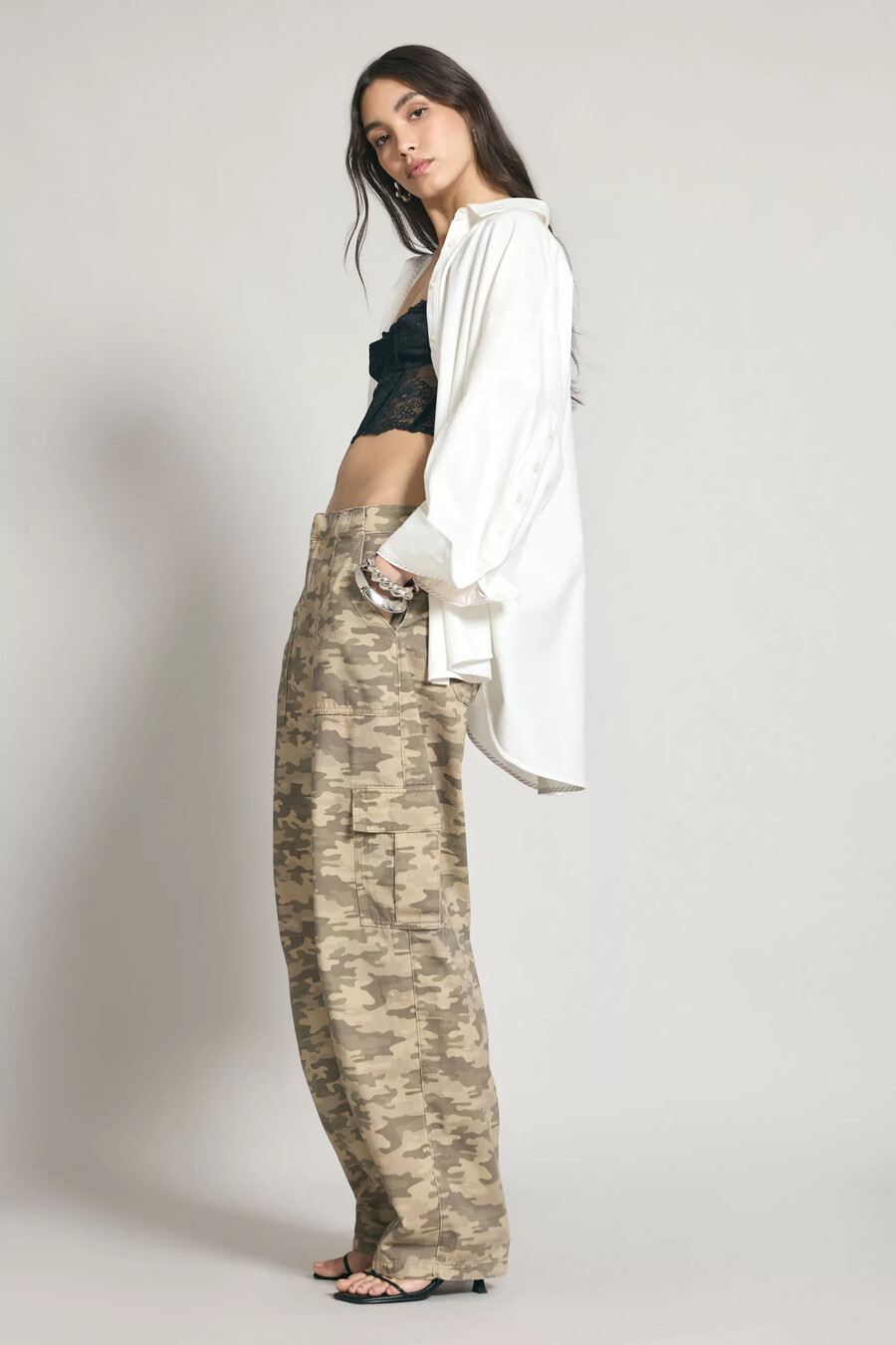 pantalones cargo tipo barril de anthropologie