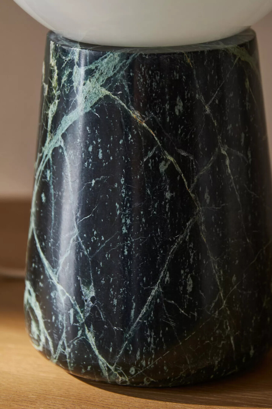 lámpara de mesa de mármol bjorn