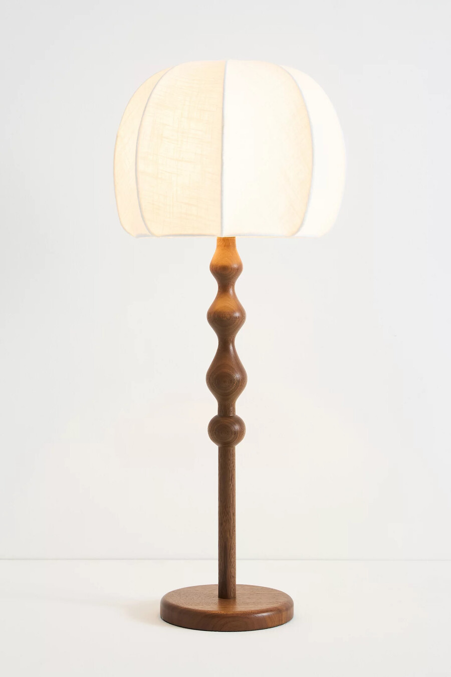 lámpara de mesa grande de madera lala reinventada