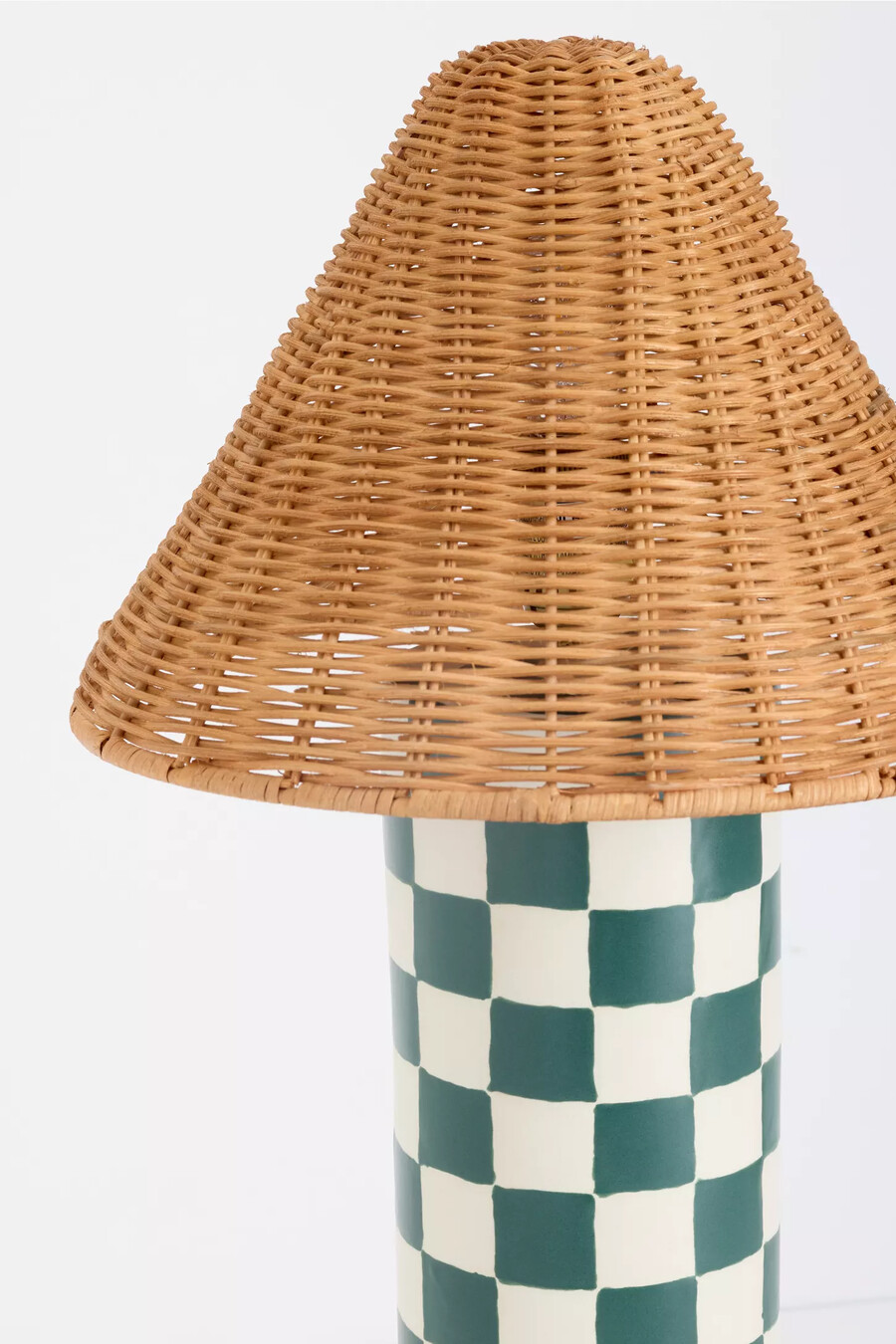 lámpara de mesa a cuadros merve kahraman