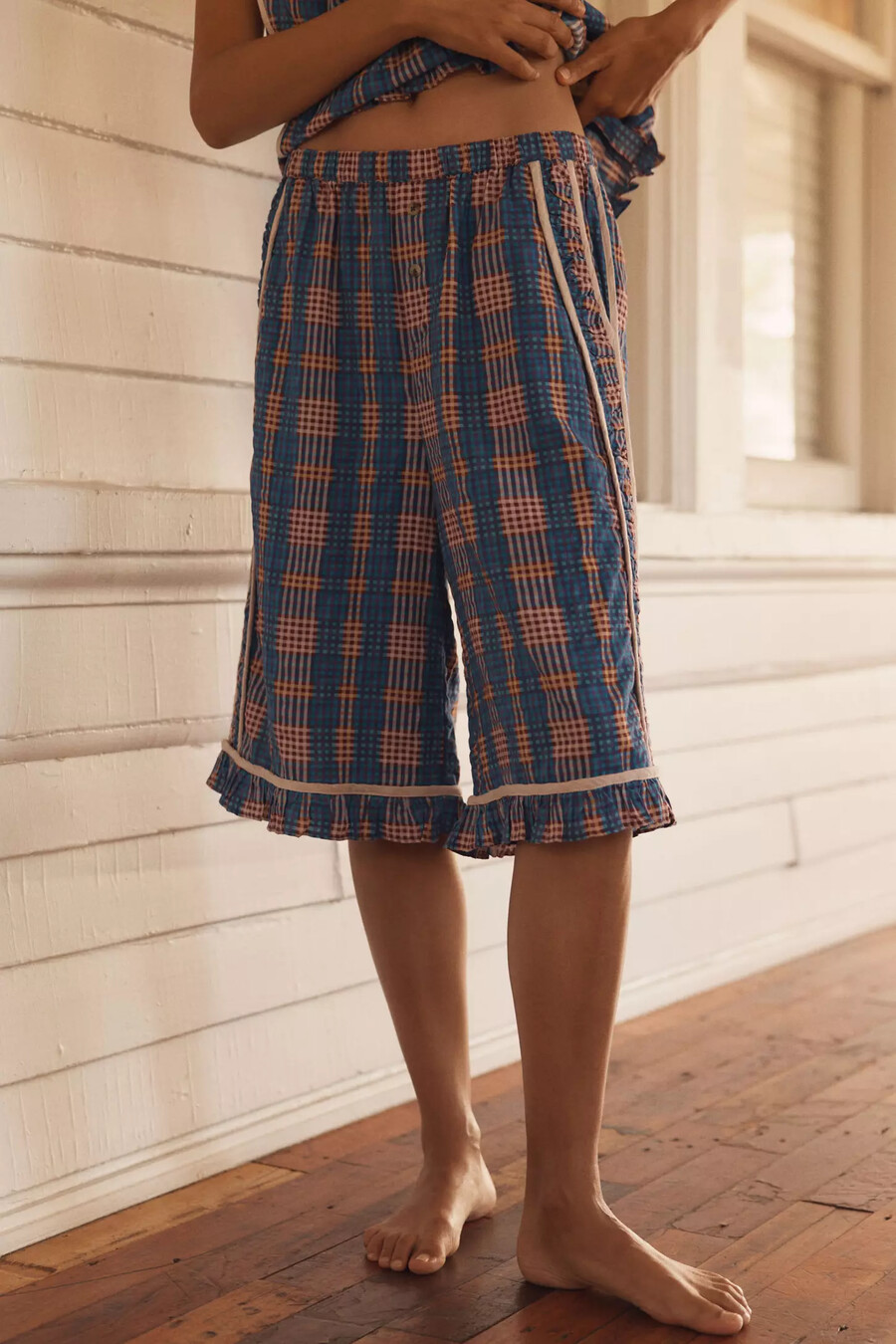 bermudas con volantes lyrebird