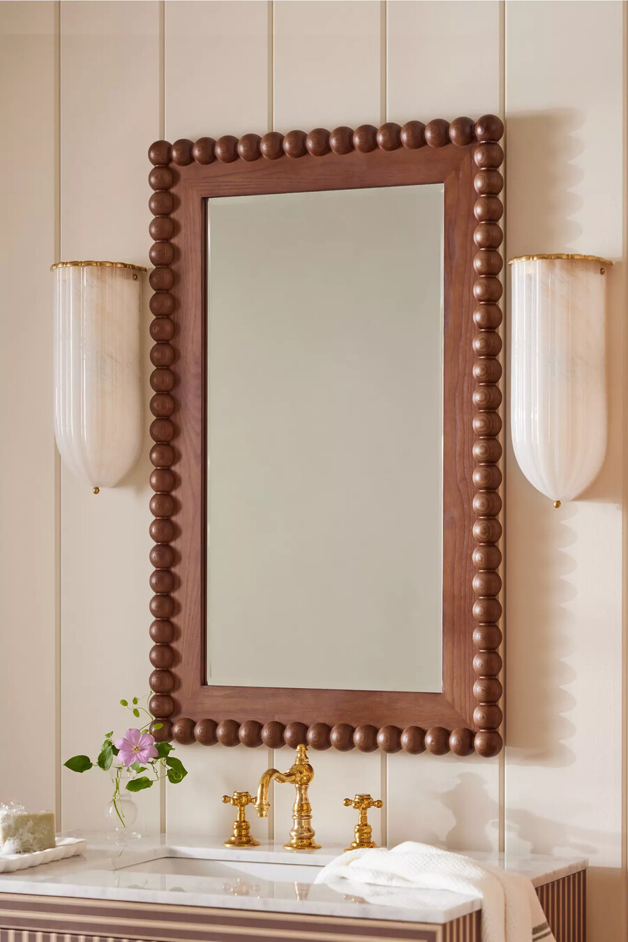 espejo de pared rectangular con retrato bobbin de pippa wood