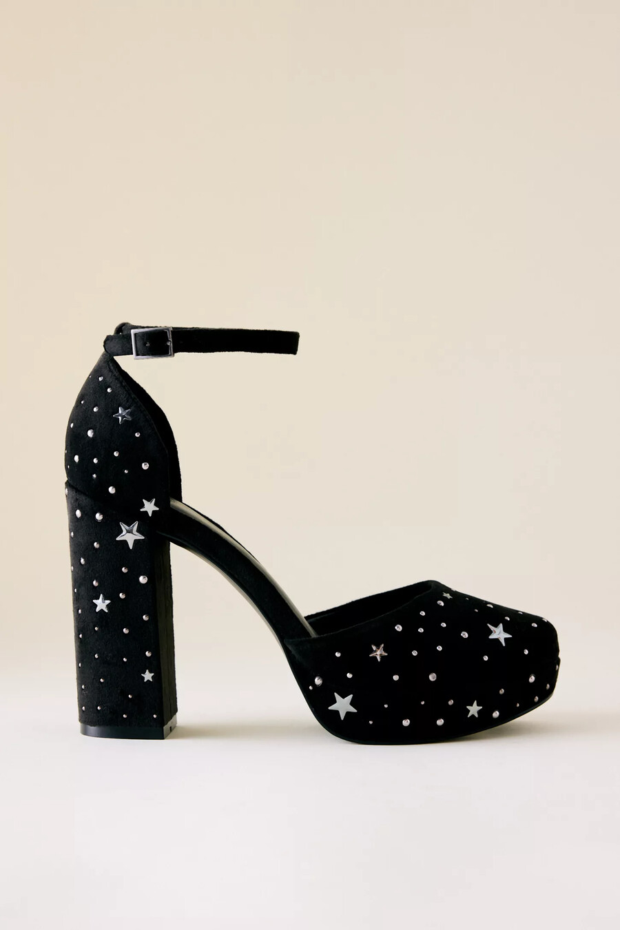 tacones de plataforma con estrellas de terciopelo de anthropologie