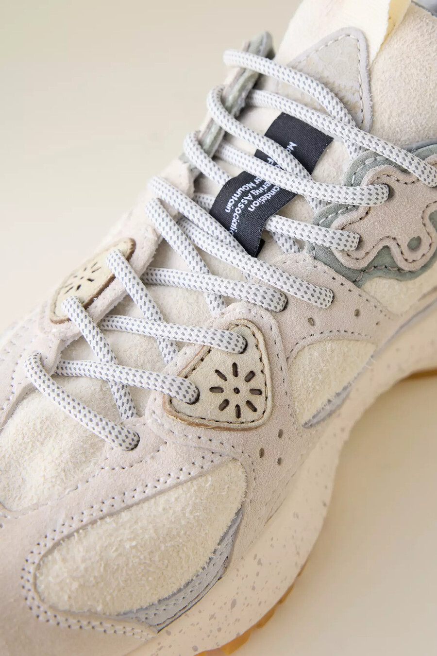 zapatillas de ante flower mountain wave