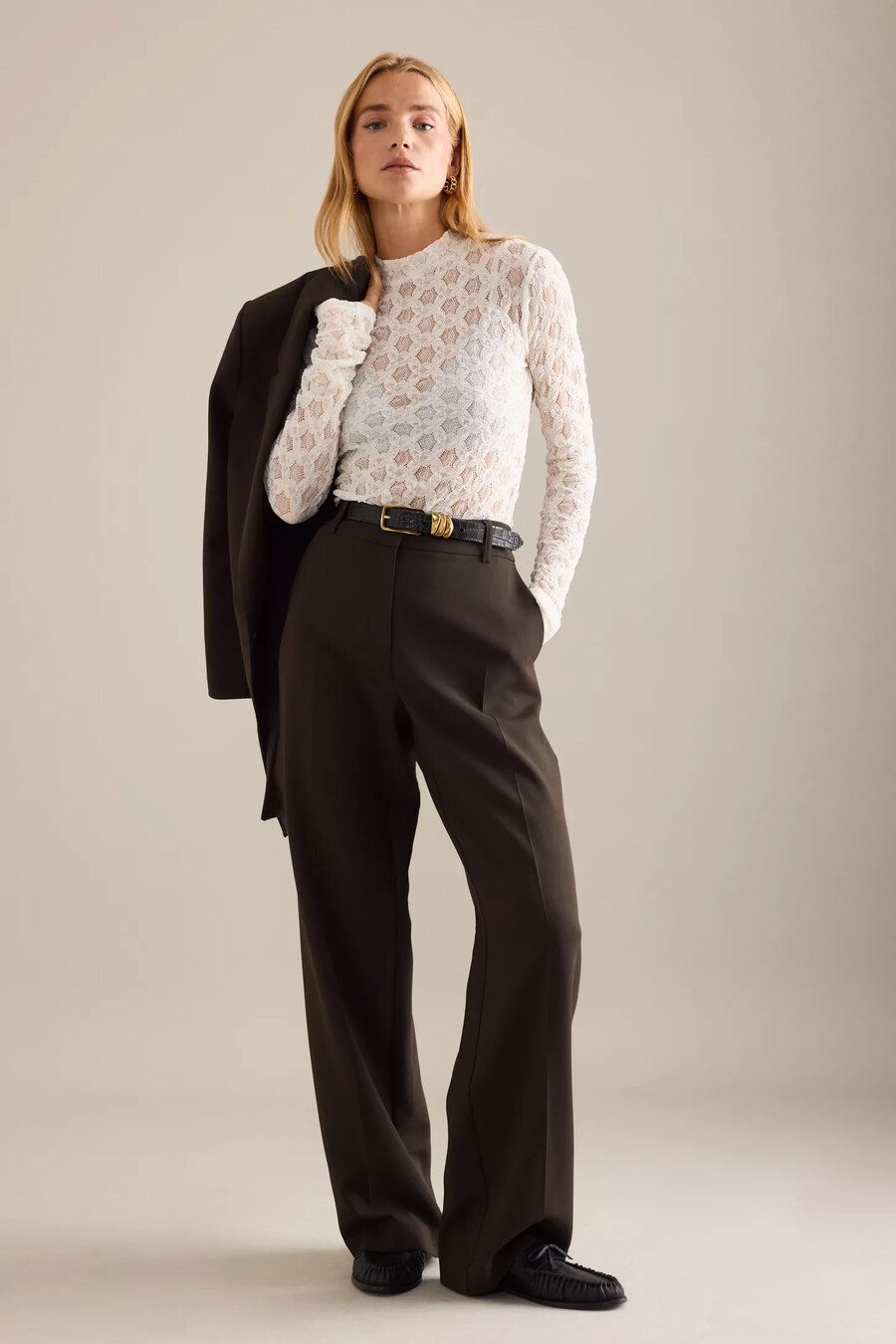pantalones rita de tiro medio y pierna ancha seleccionados