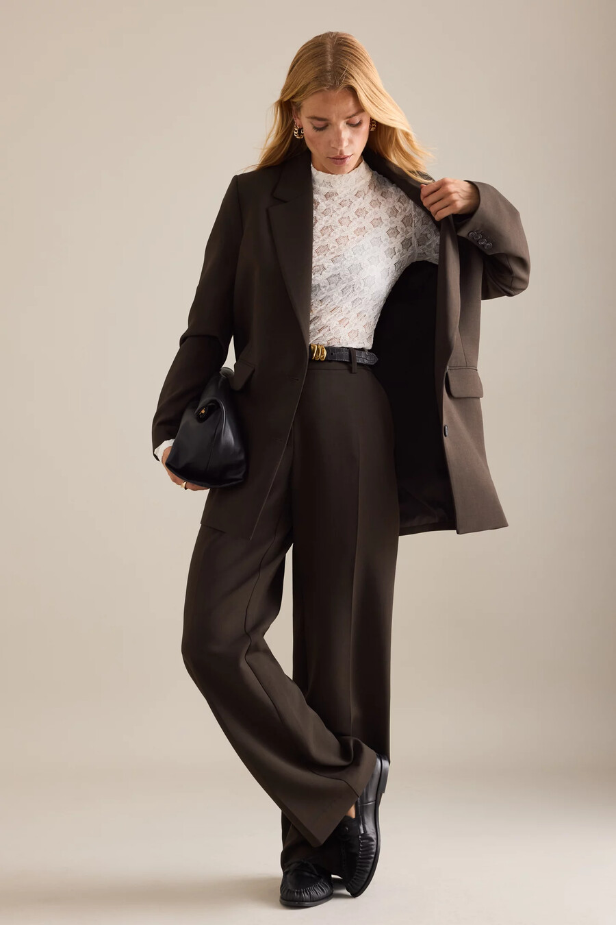 pantalones rita de tiro medio y pierna ancha seleccionados