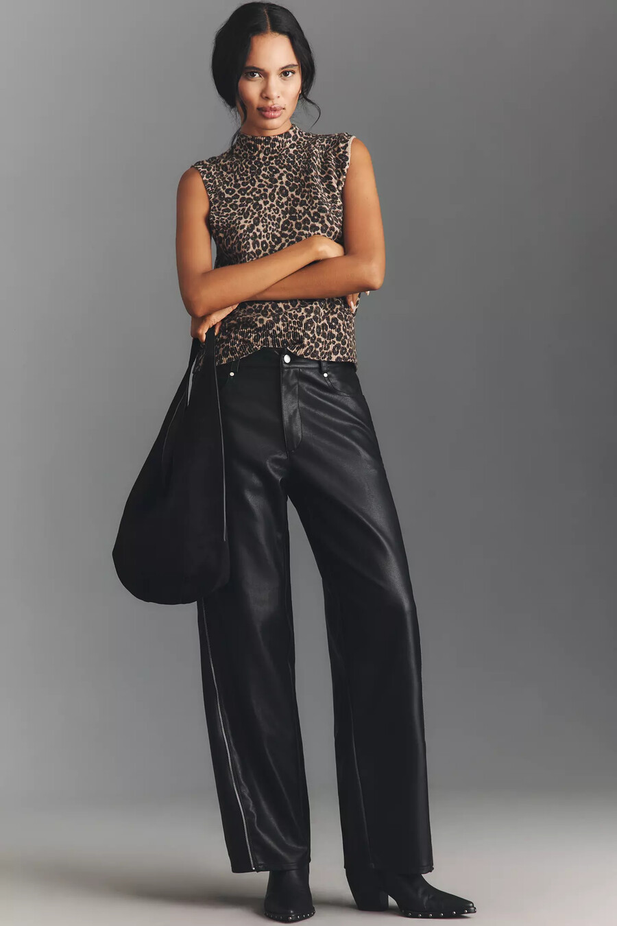 pantalones holgados de cuero con cremallera de anthropologie