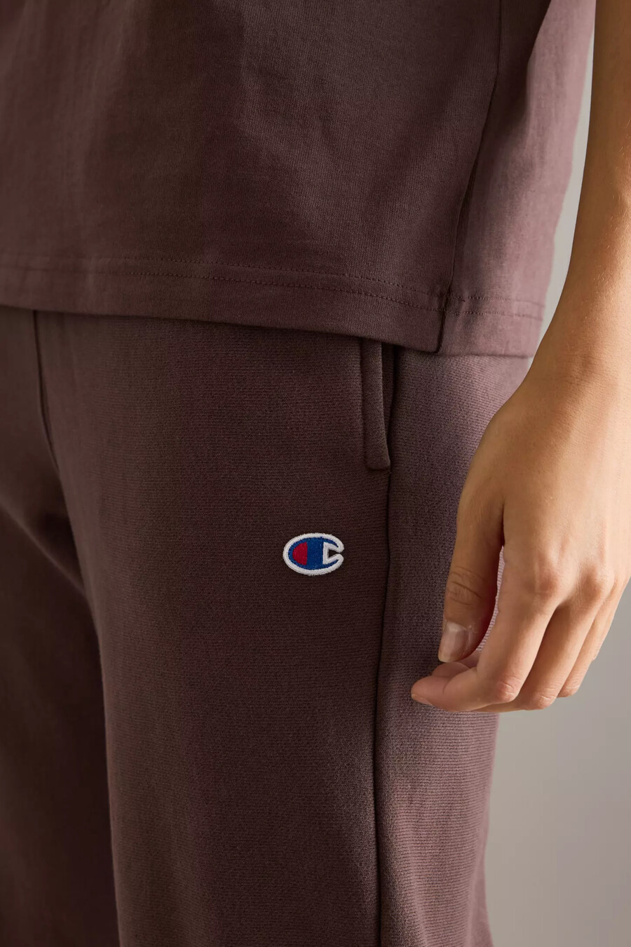 pantalones deportivos acampanados champion