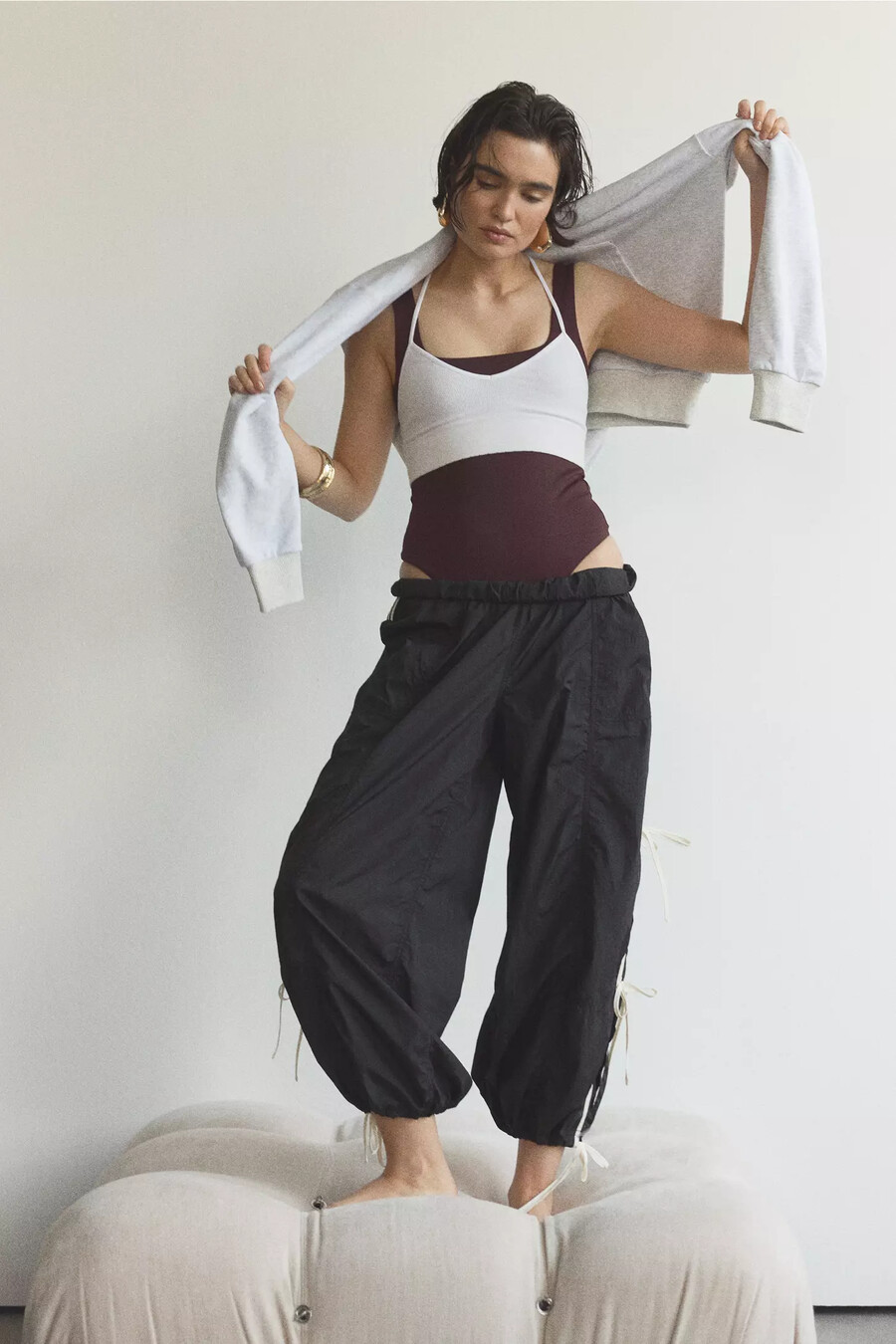 pantalones de práctica diaria con giro completo