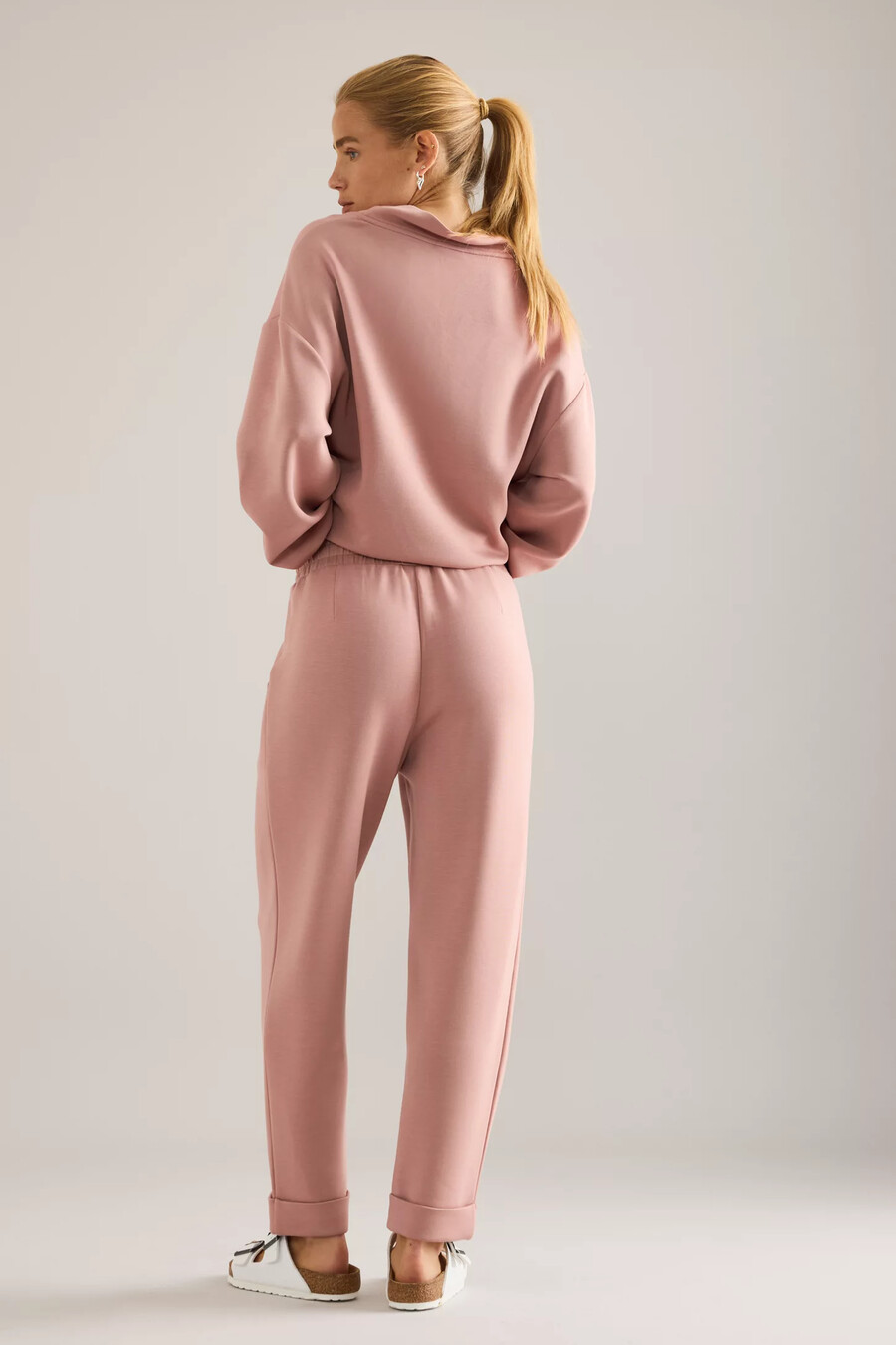 pantalones deportivos varley con puños ajustados