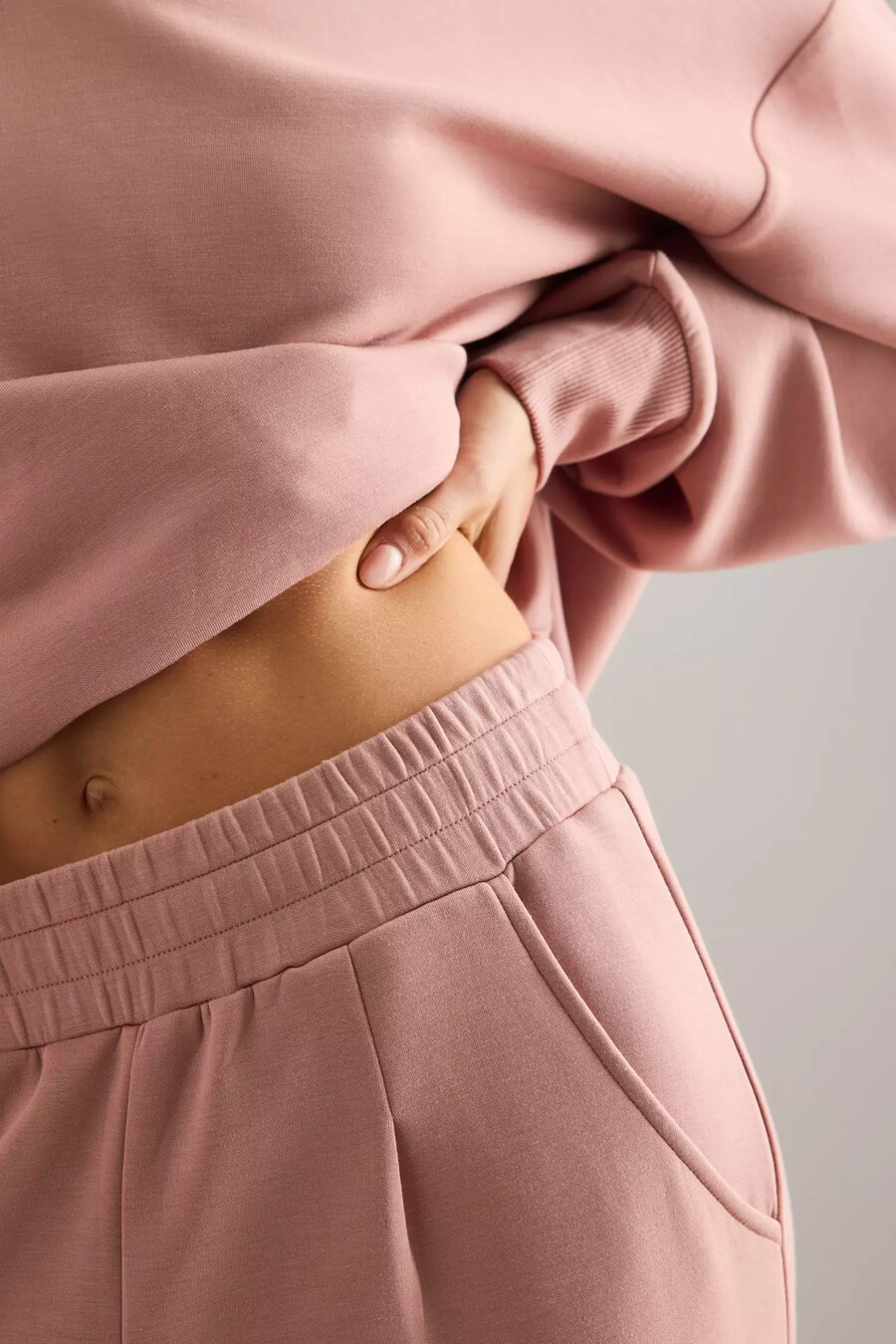 pantalones deportivos varley con puños ajustados